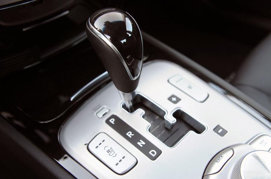  Hyundai Genesis 2012 года  (фото 5 из 73)